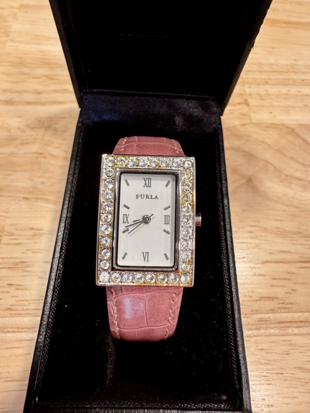 ✨ New Women’s FURLA Tank Watch ✨